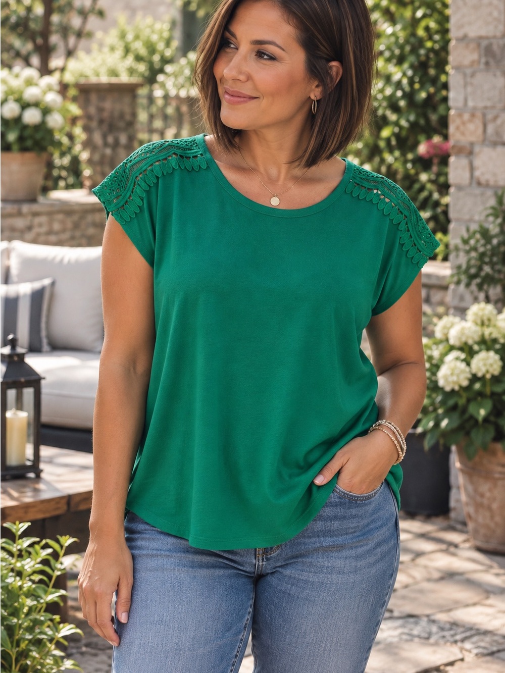 Crochet-Shoulder Short Sleeve Tee in Emerald